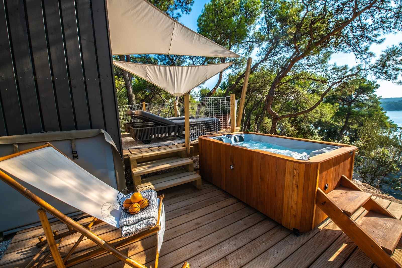 Arena One 99 Glamping Ansicht 5