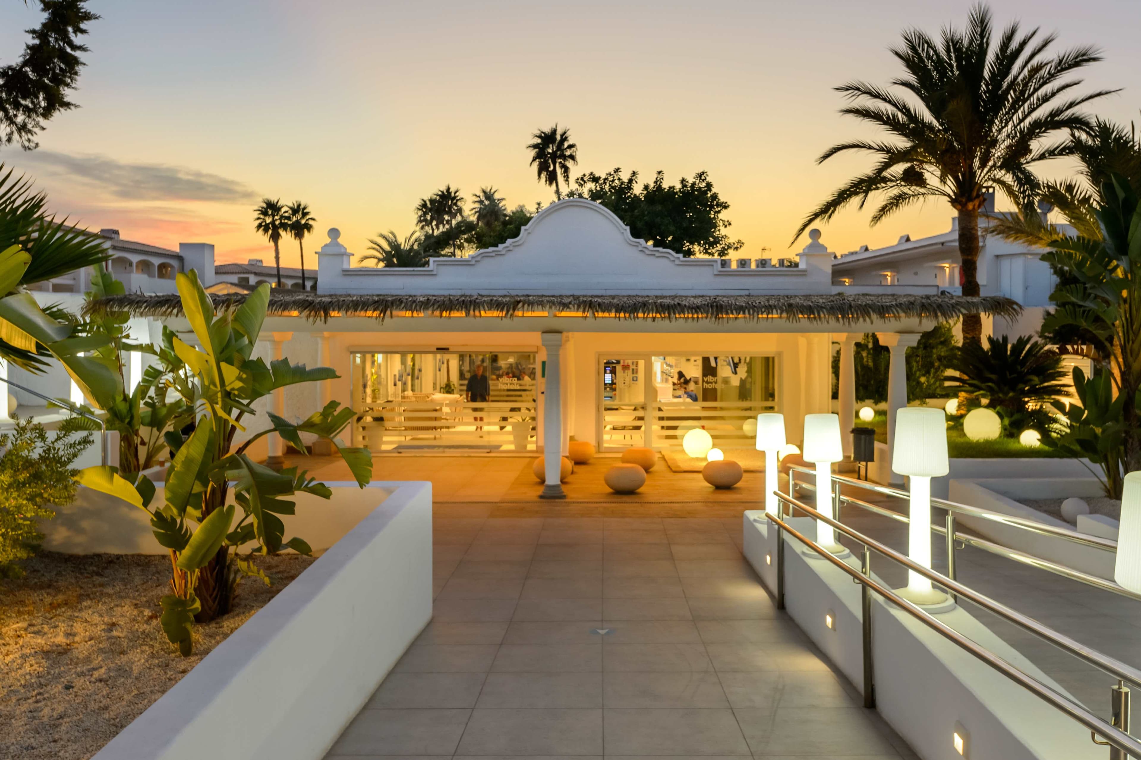 Hotel Vibra Cala Tarida Ansicht 2