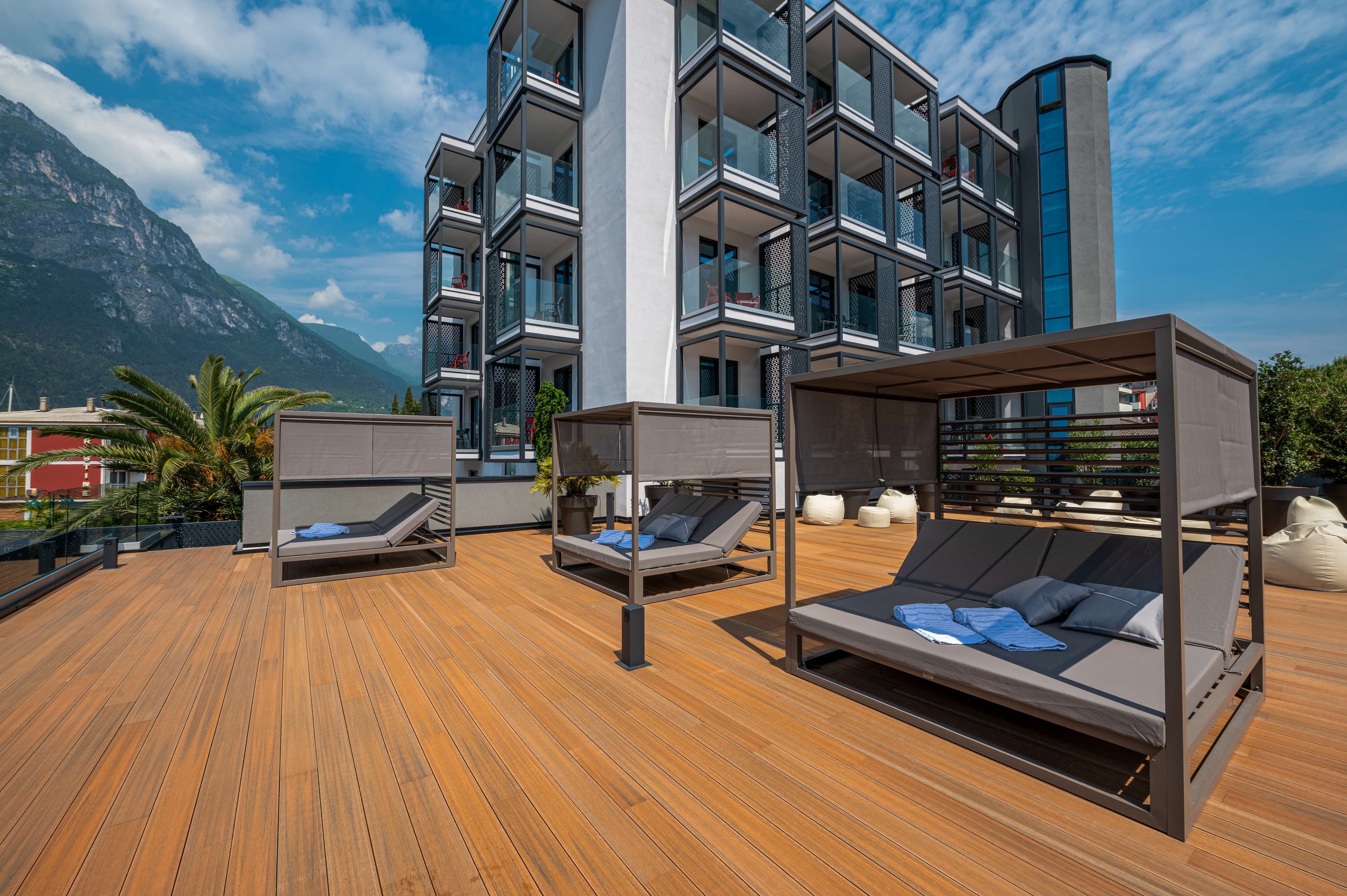 Lake Front Hotel Mirage Ansicht 9
