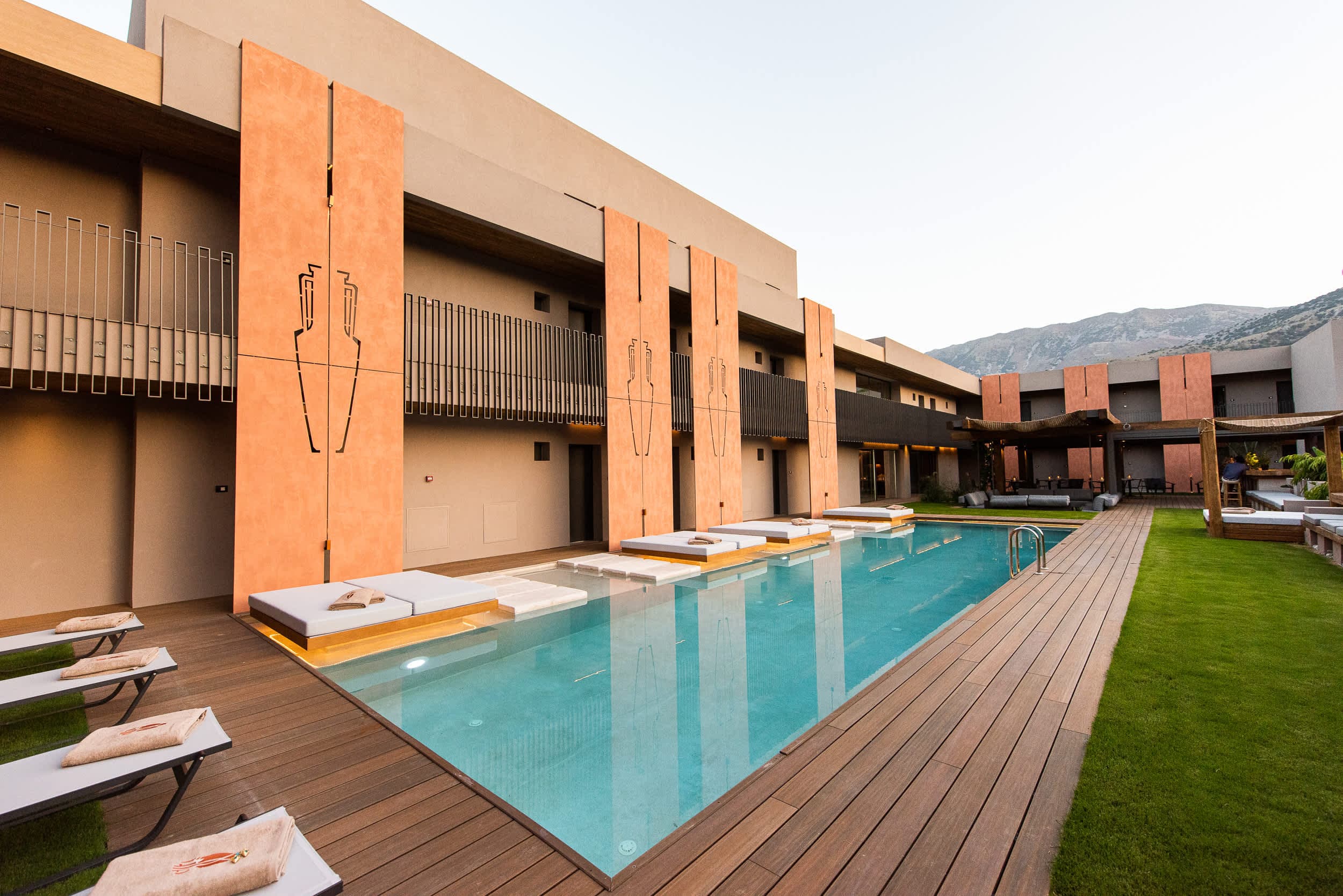 Pilot Amphora Boutique Hotel