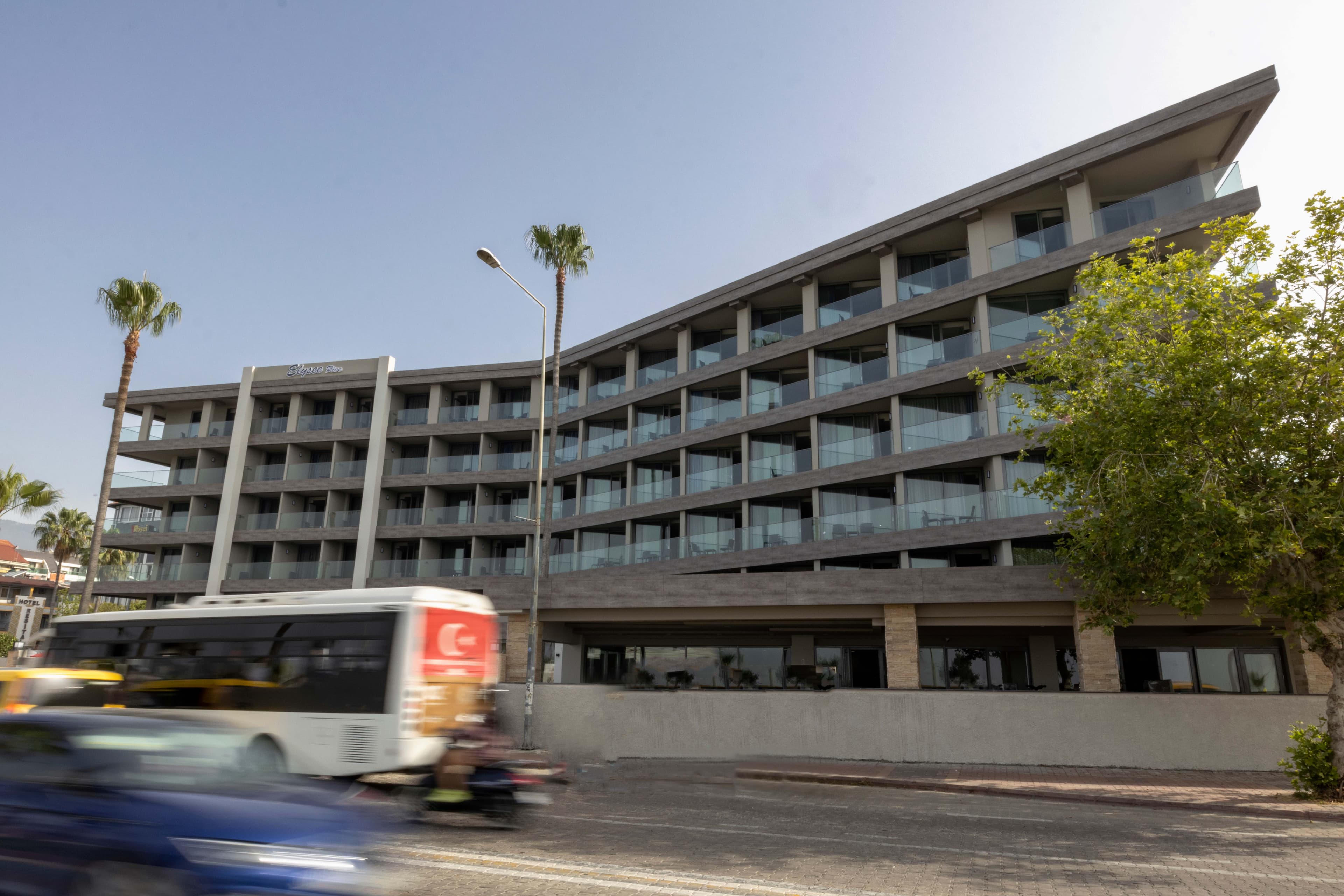 Elysee Rive Hotel Ansicht 2