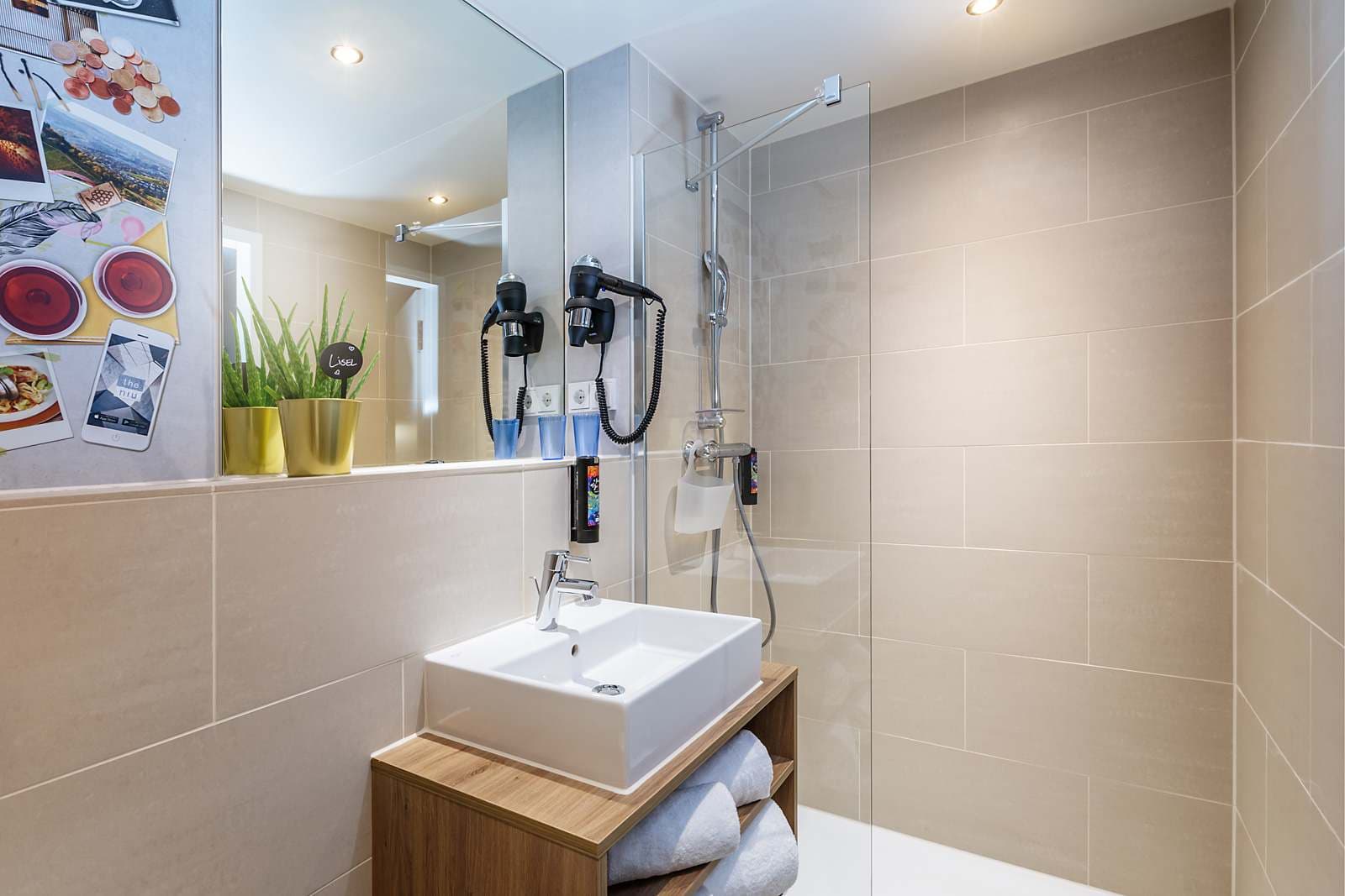 Holiday Inn - the niu, Mesh Stuttgart Messe Ansicht 5