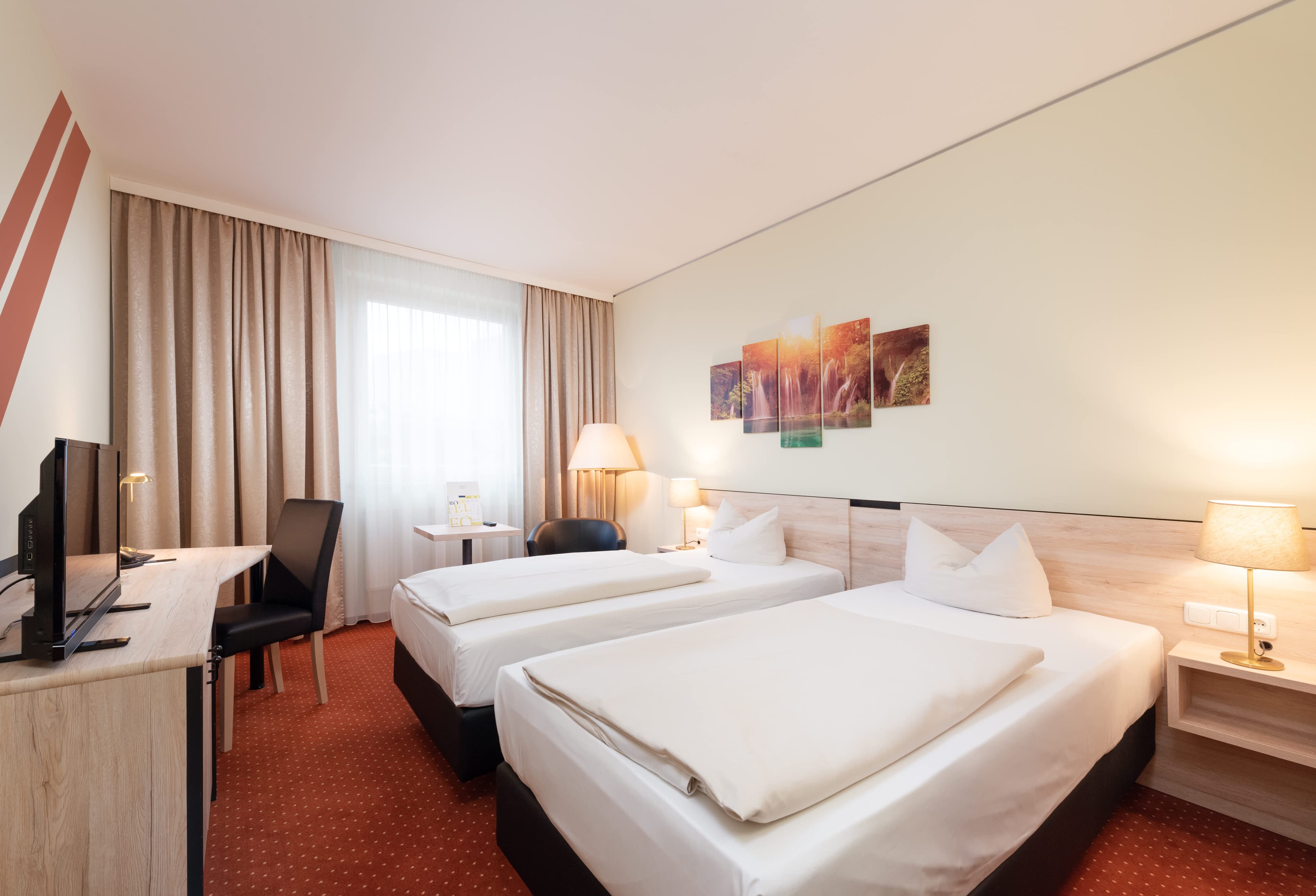 Novina Hotel Südwestpark Ansicht 3