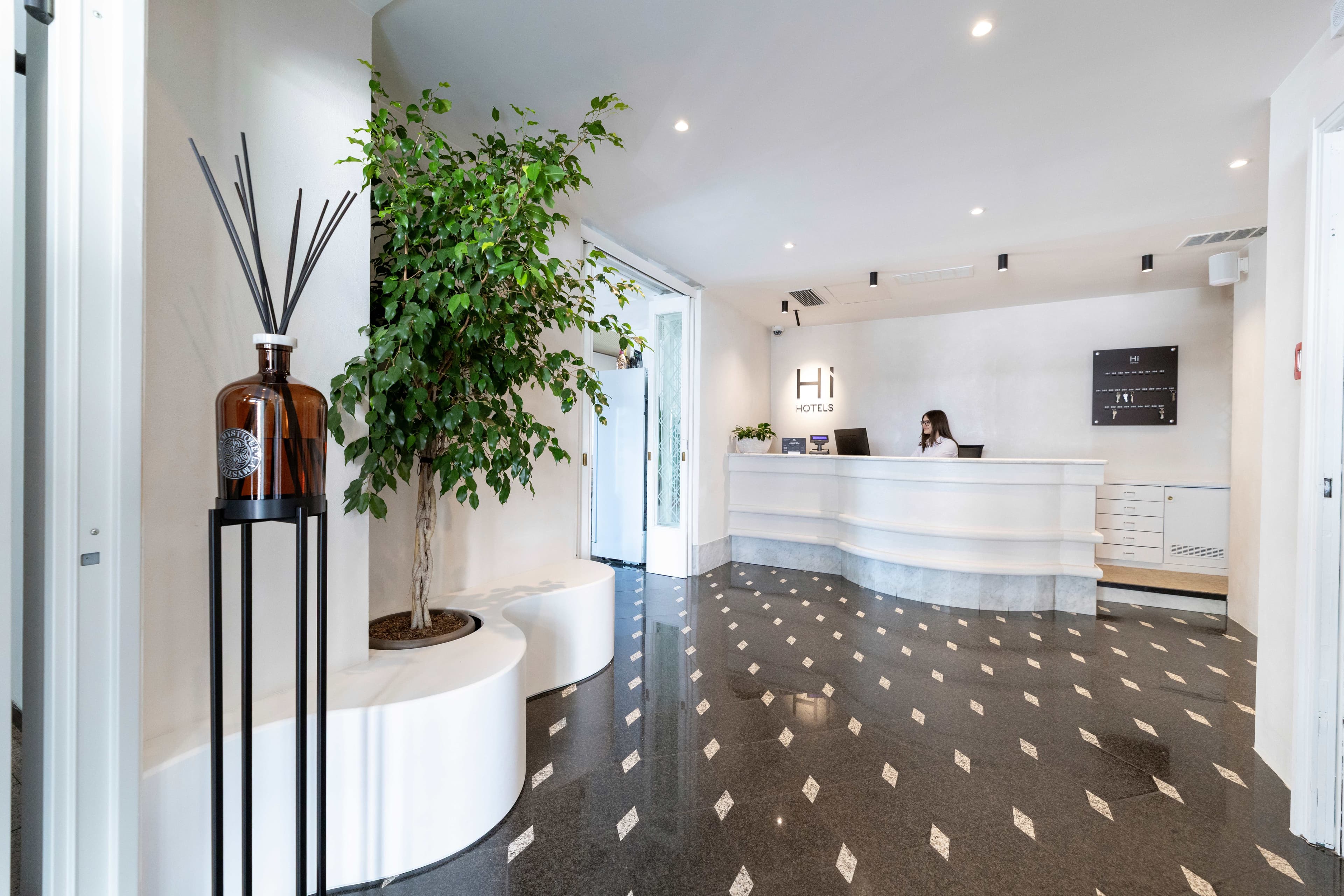 Hi Hotels Riva - Lakeview Ansicht 8