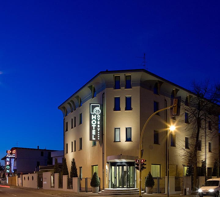 Hotel Ovest Ansicht 2