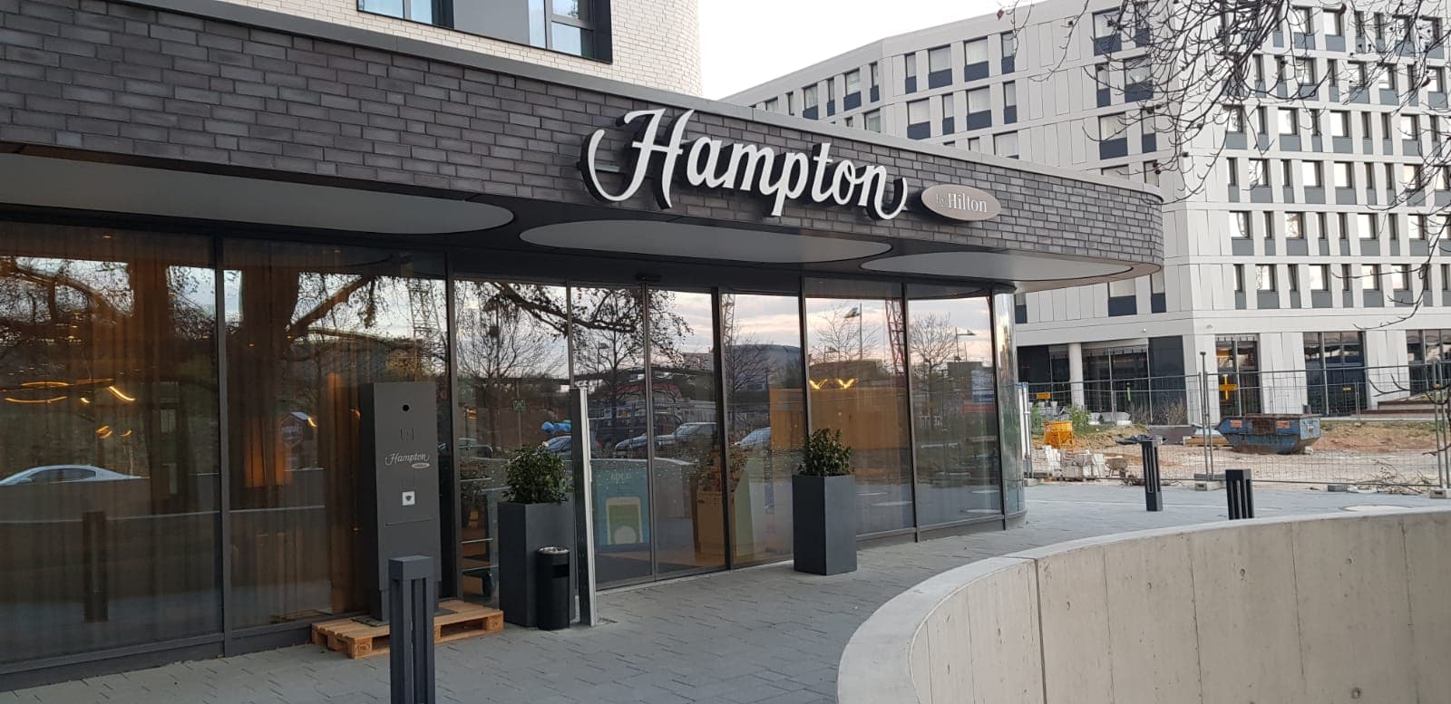 Hampton By Hilton Frankfurt Airport Ansicht 2