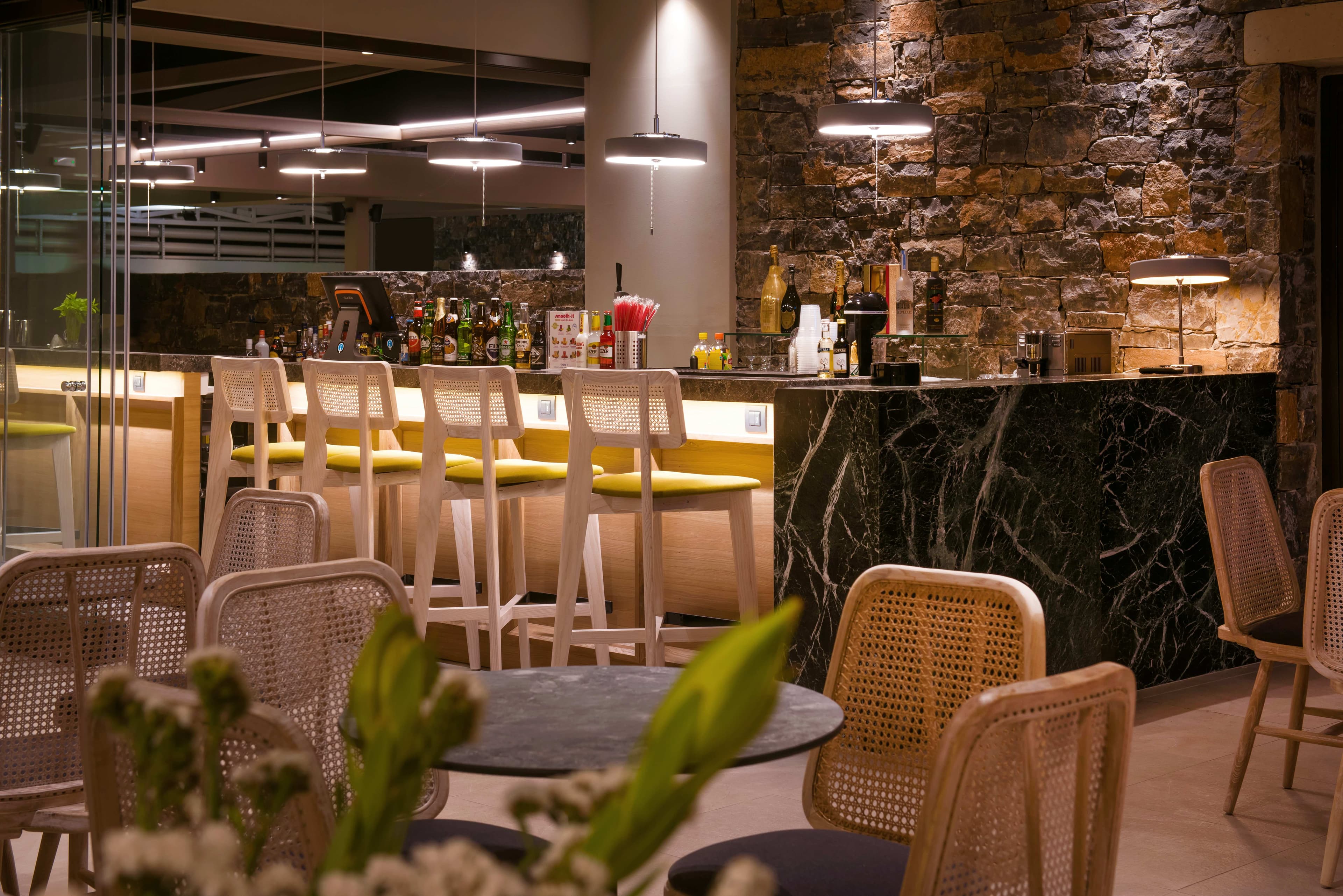 Petousis Hotel & Suites Ansicht 10
