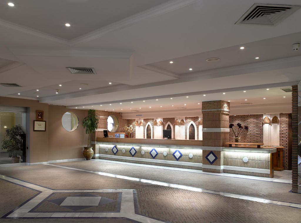 Hotel Macia Alfaros Ansicht 9