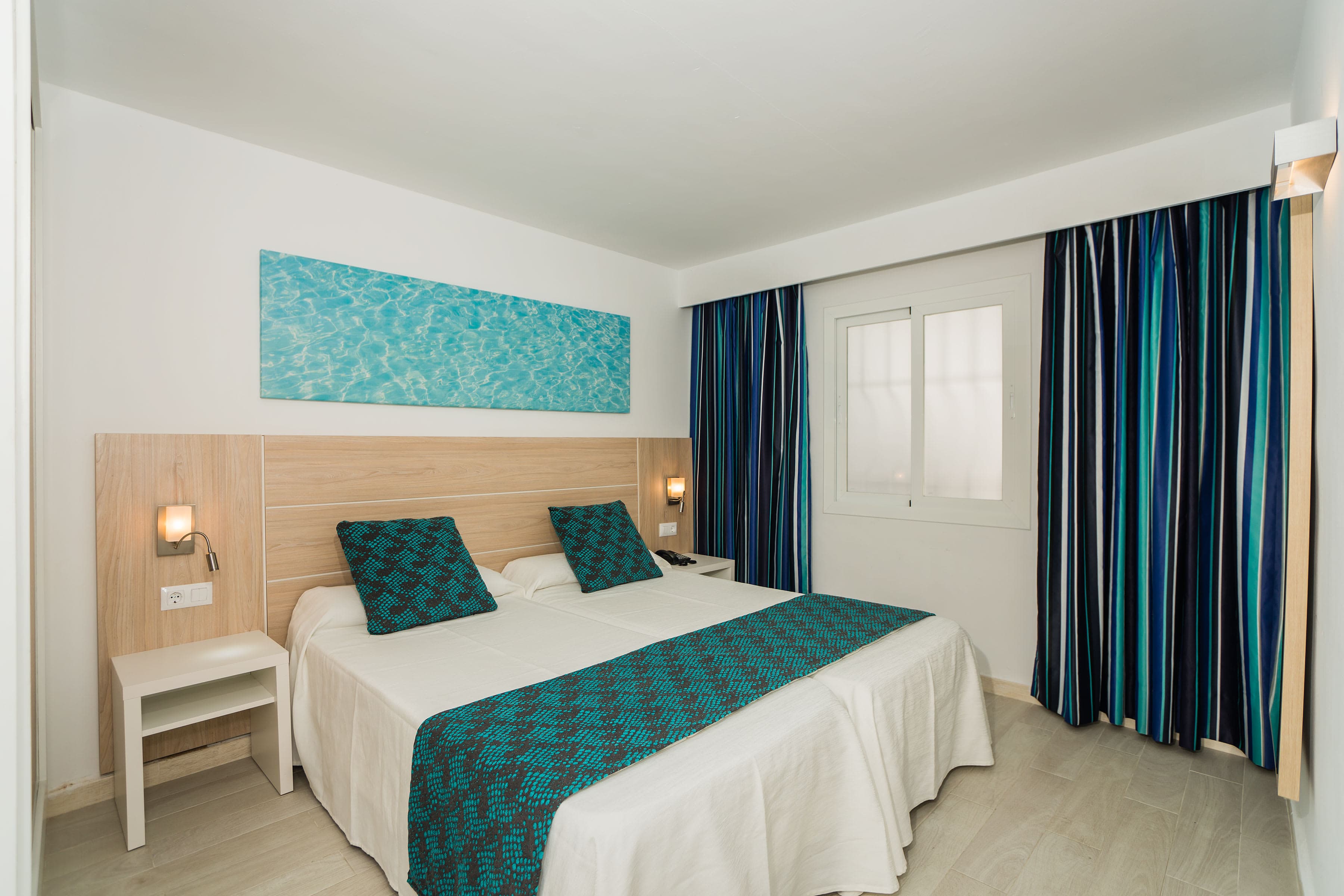 Hotel Holiday Center Ansicht 3