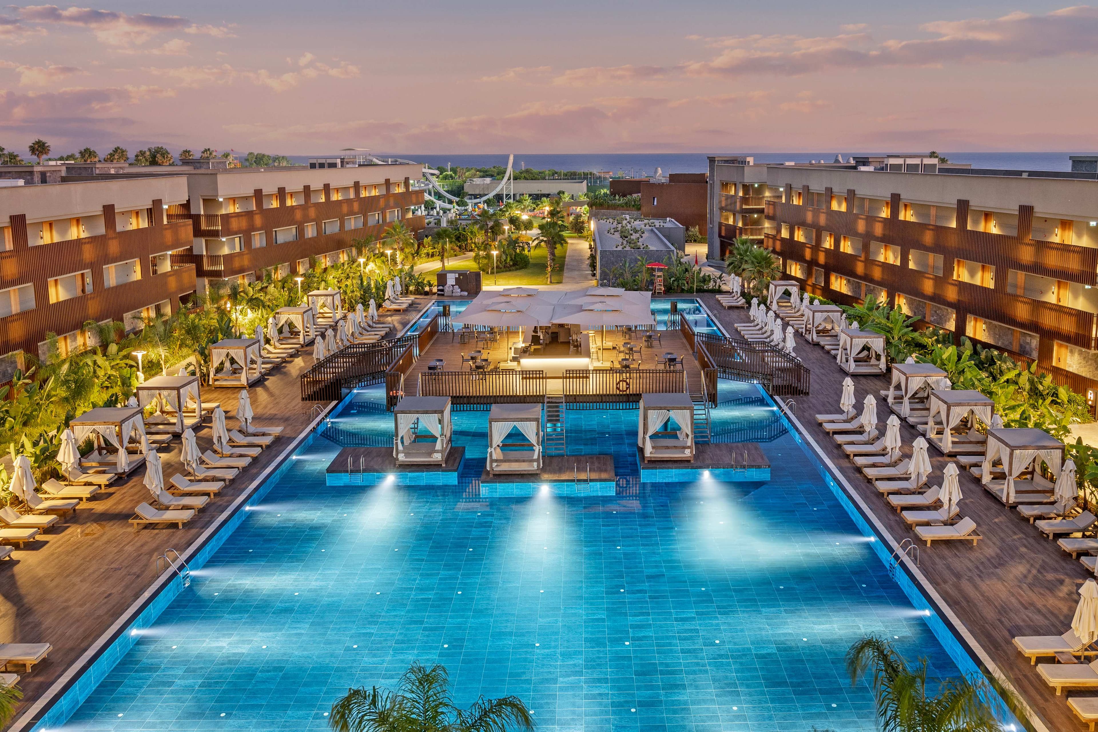 Jacaranda Luxury Resort