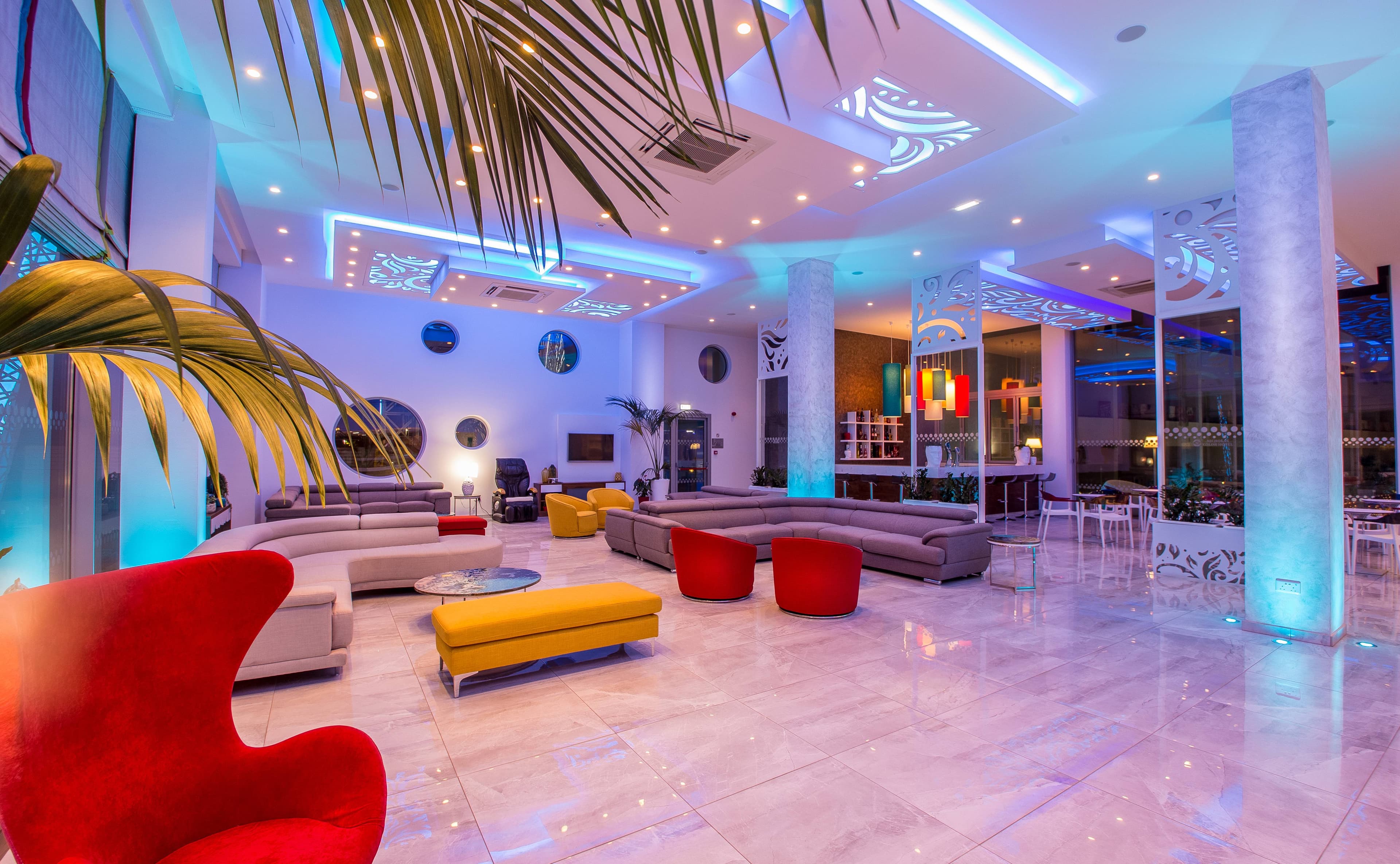 Nicholas Color Hotel Ansicht 7