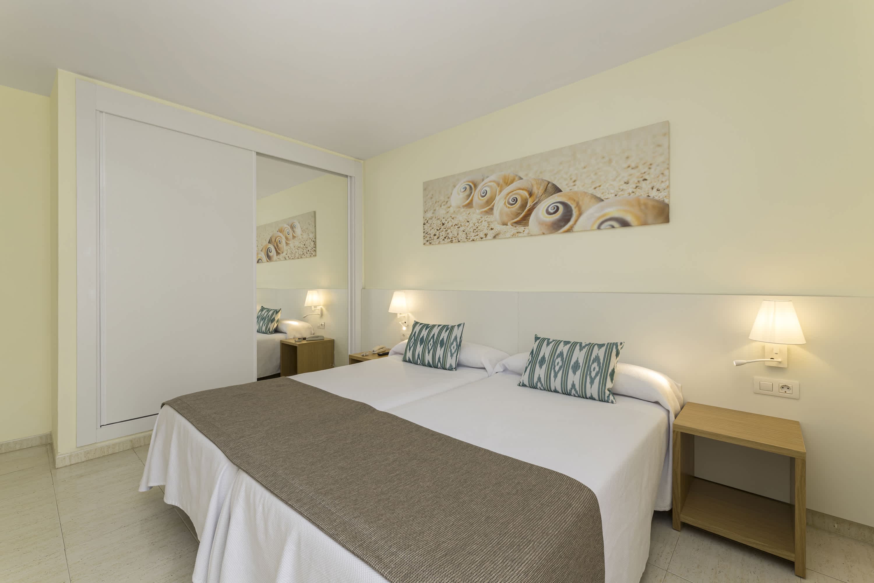 Hotel THB Royal Ansicht 4