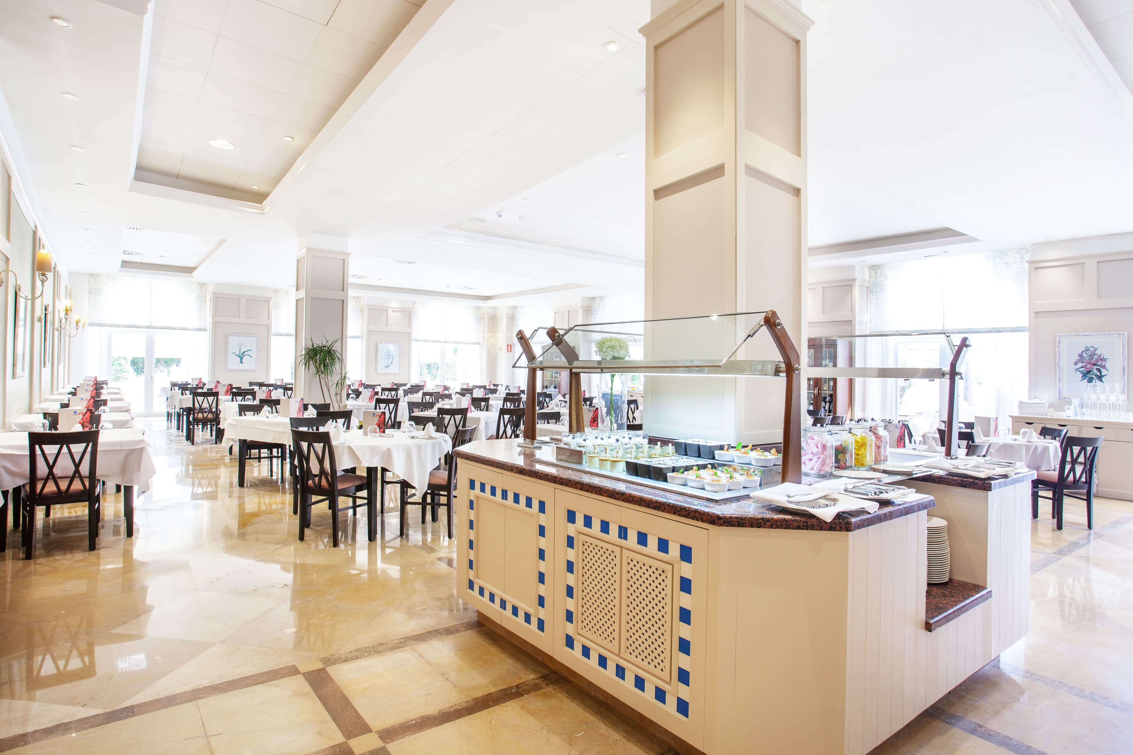 Grupotel Macarella Suites and Spa Ansicht 9