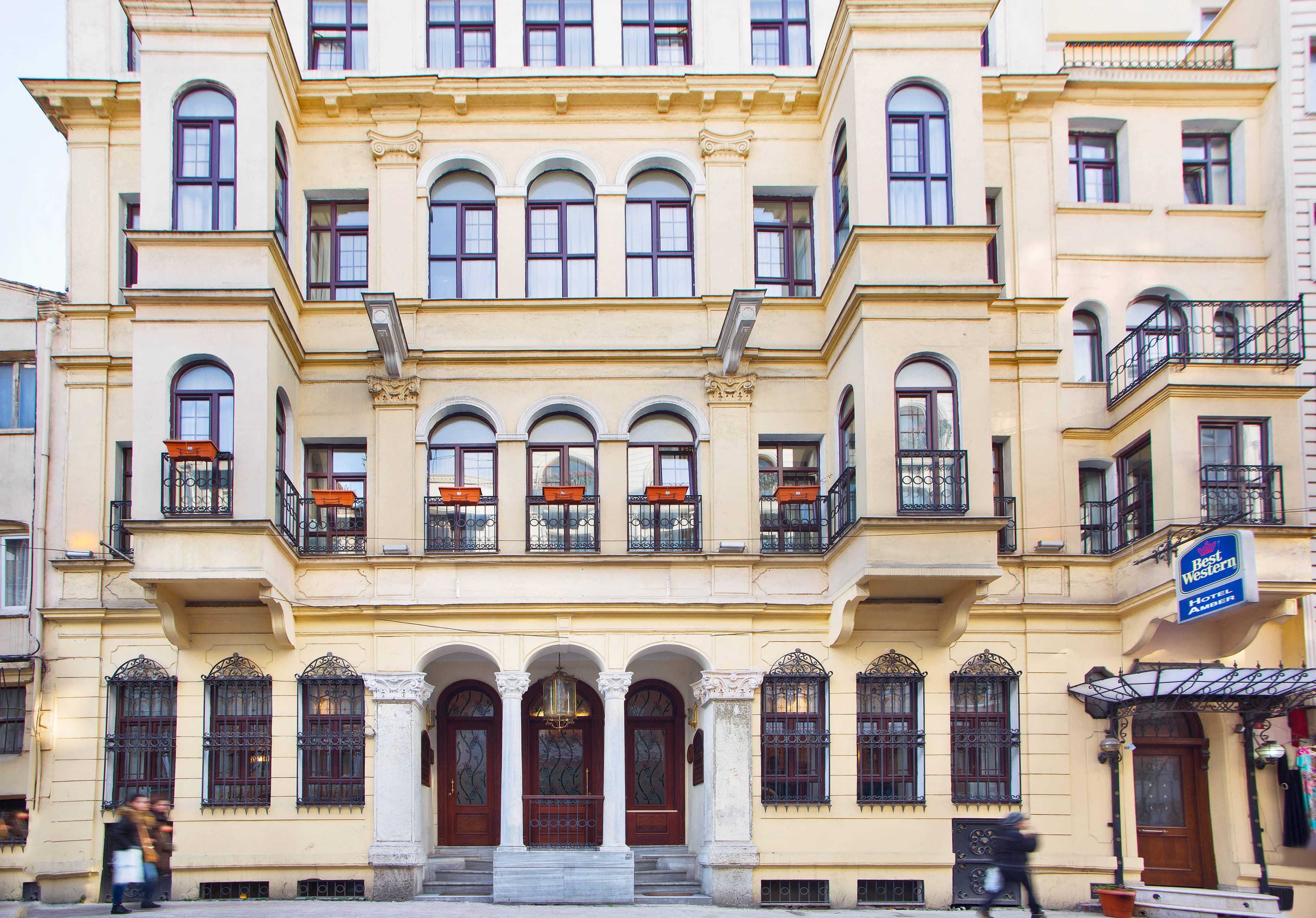 Amber Hotel Ansicht 2
