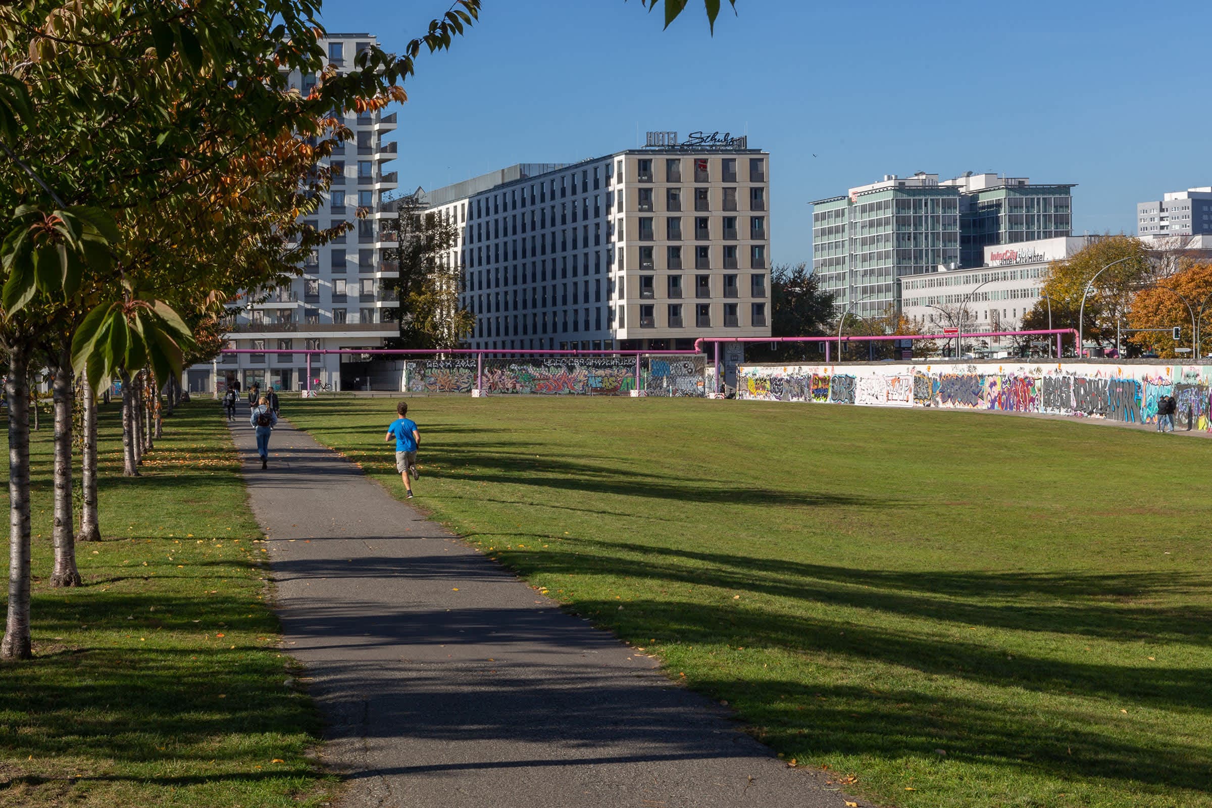 Schulz Hotel Berlin Wall at the East Side Gallery Ansicht 2