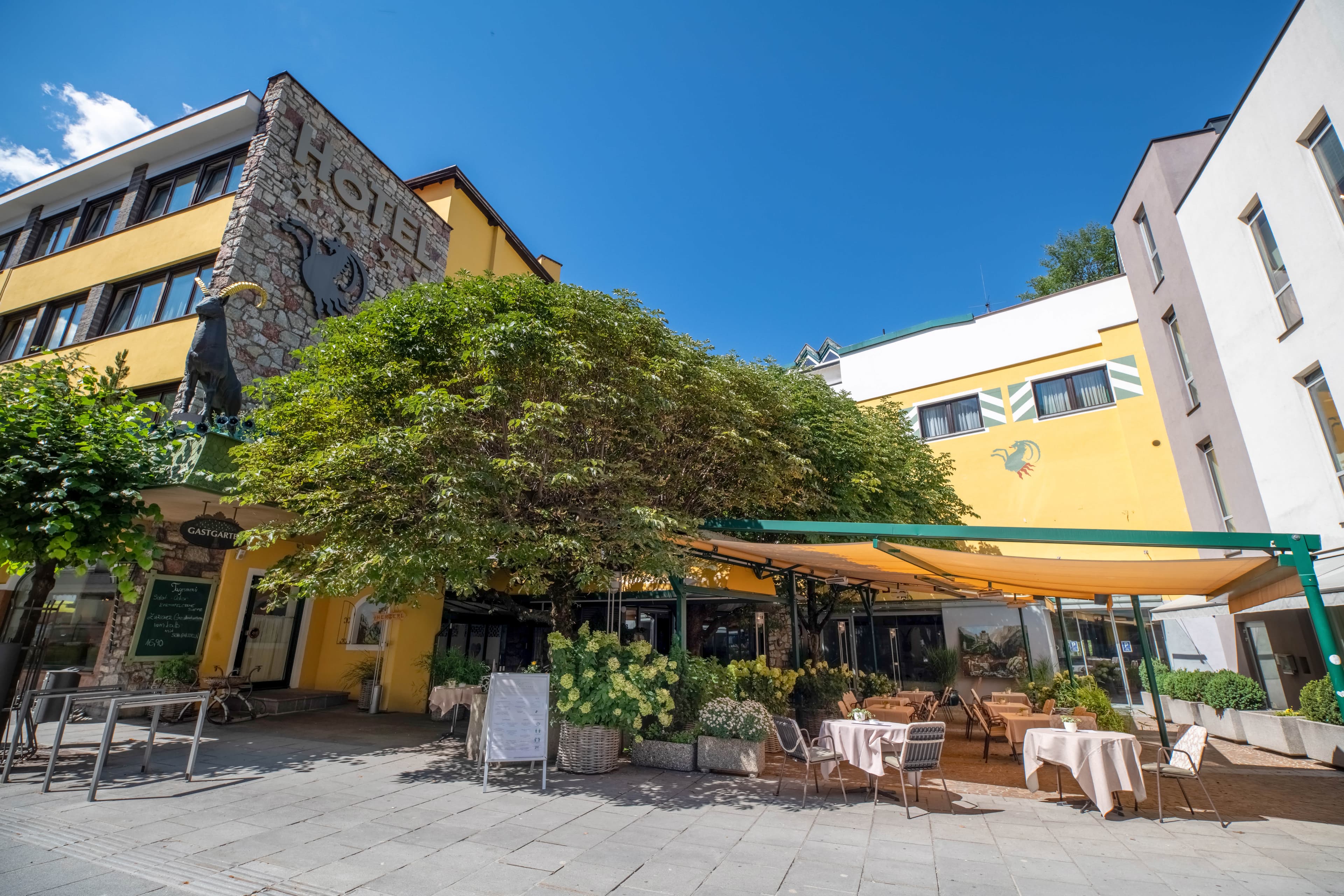Hotel Schrofenstein Ansicht 2