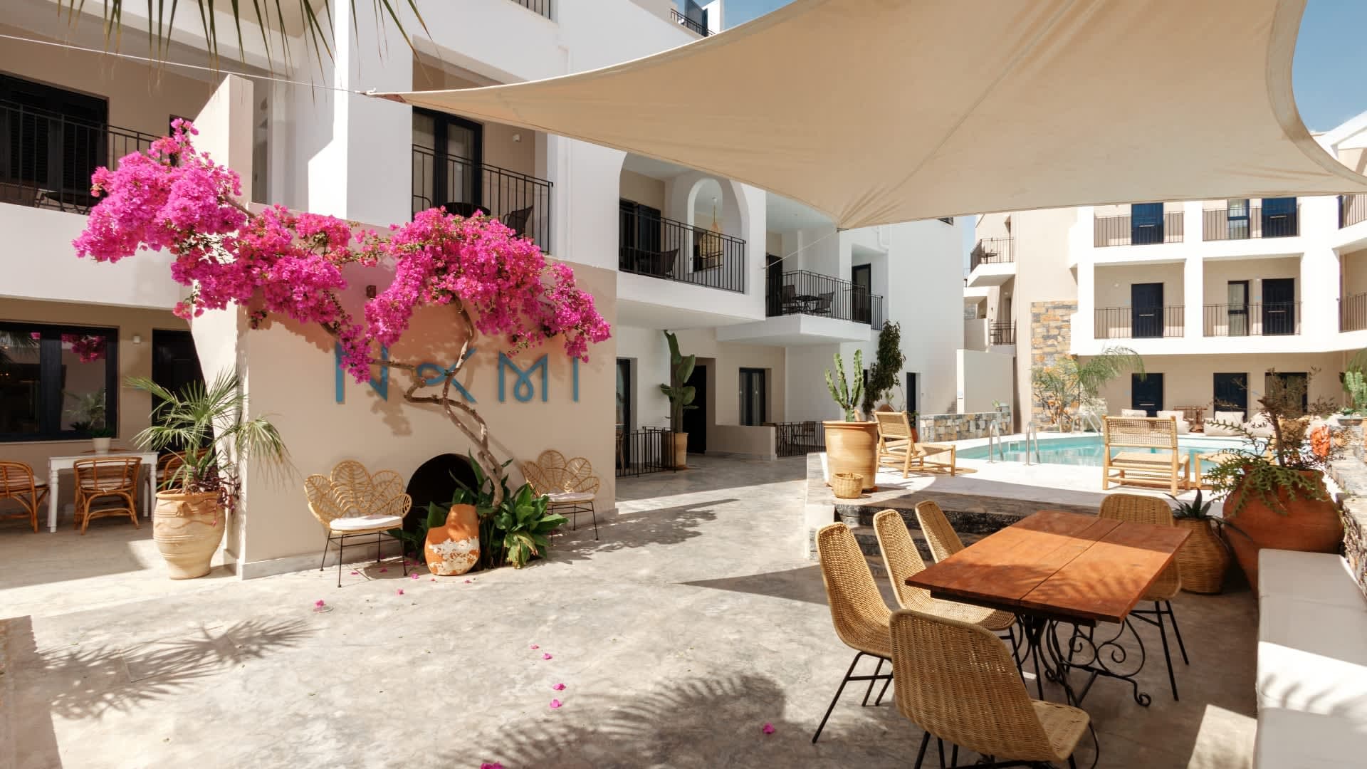 Nami Hotel & Suites