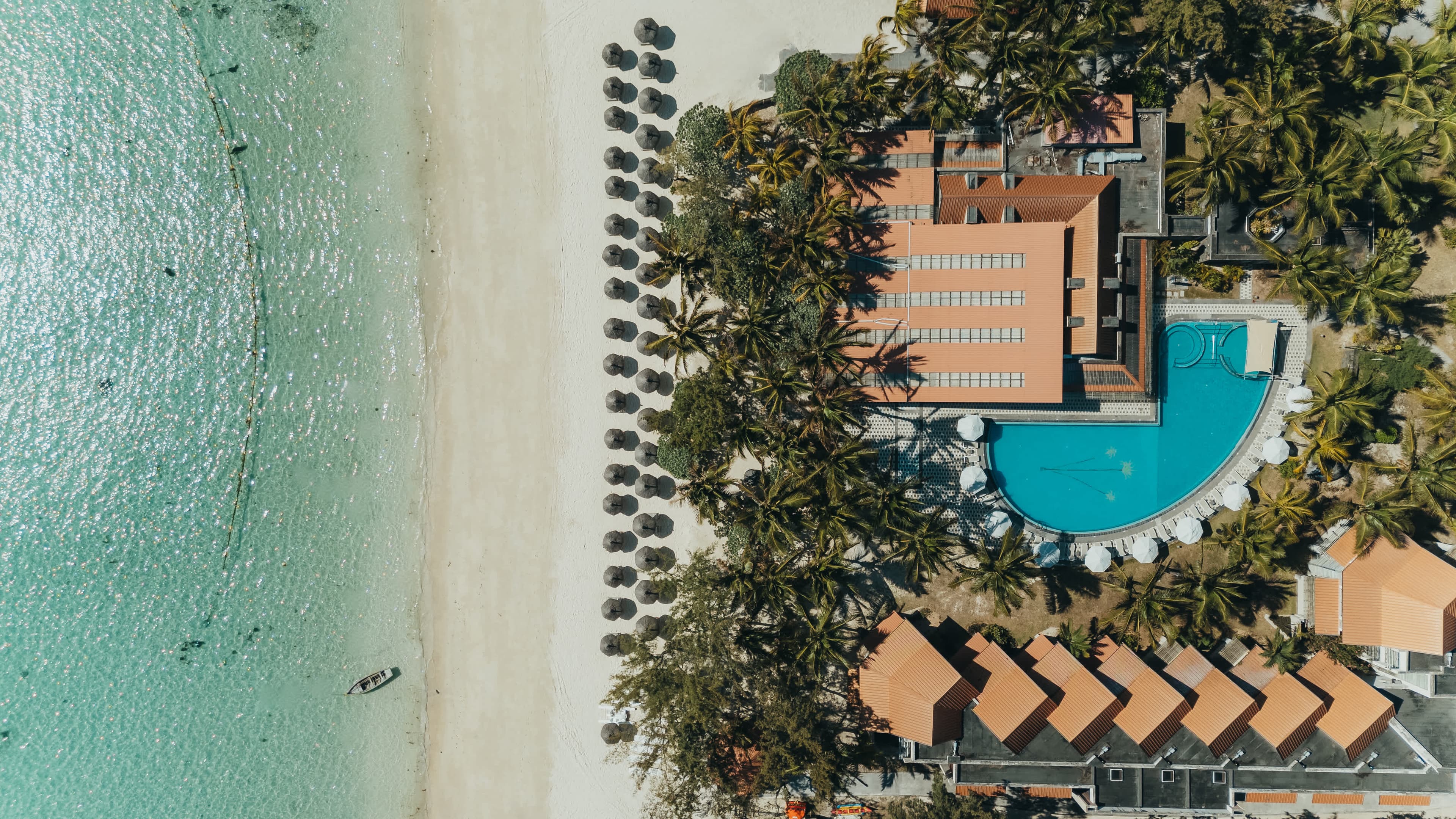 Crystals Beach Resort Belle Mare, a member of Radisson Individuals Ansicht 2