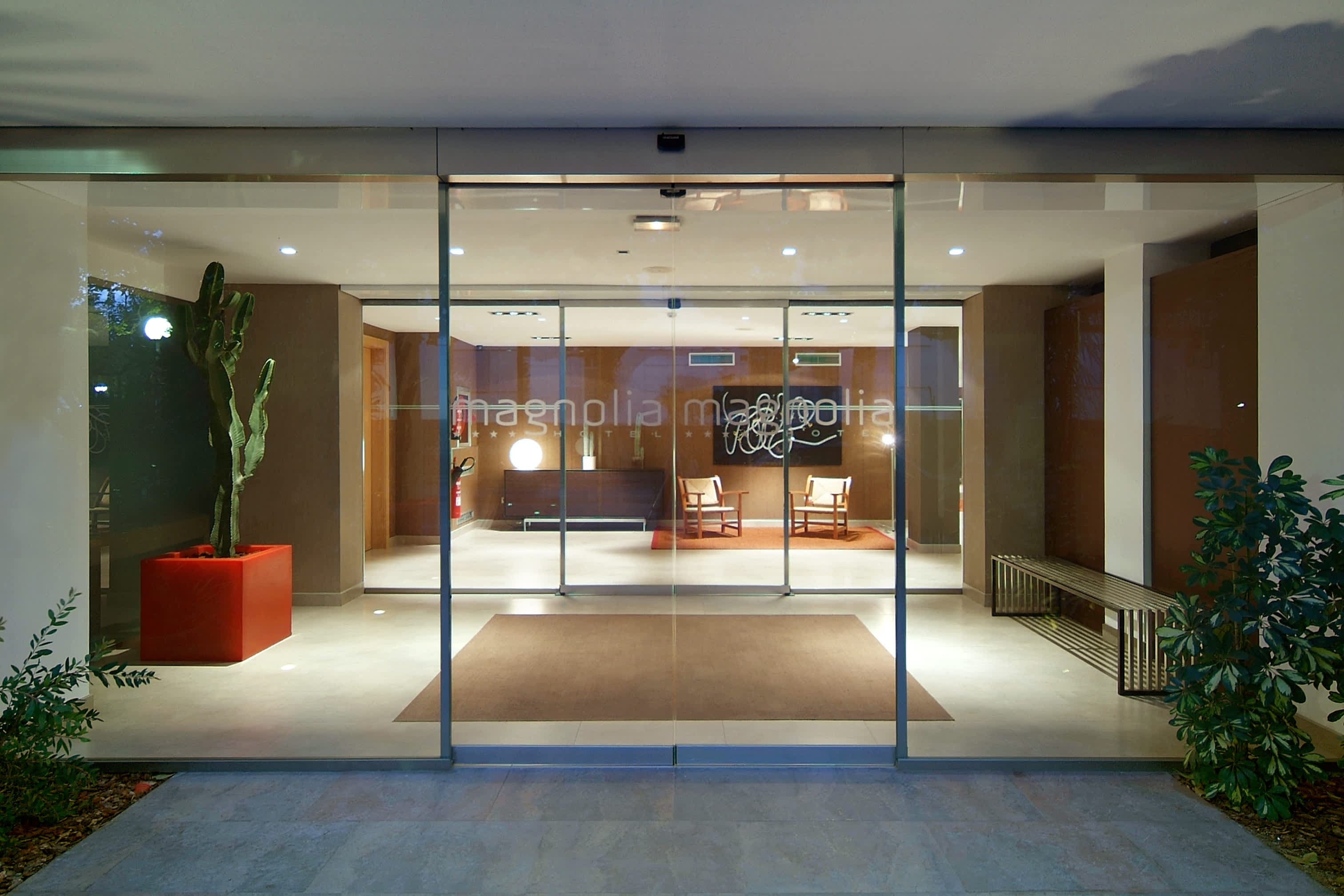Magnolia  Hotel