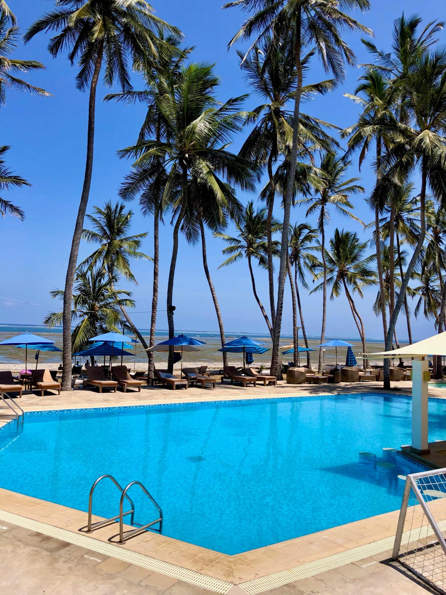 Hotel Kenya Bay Beach