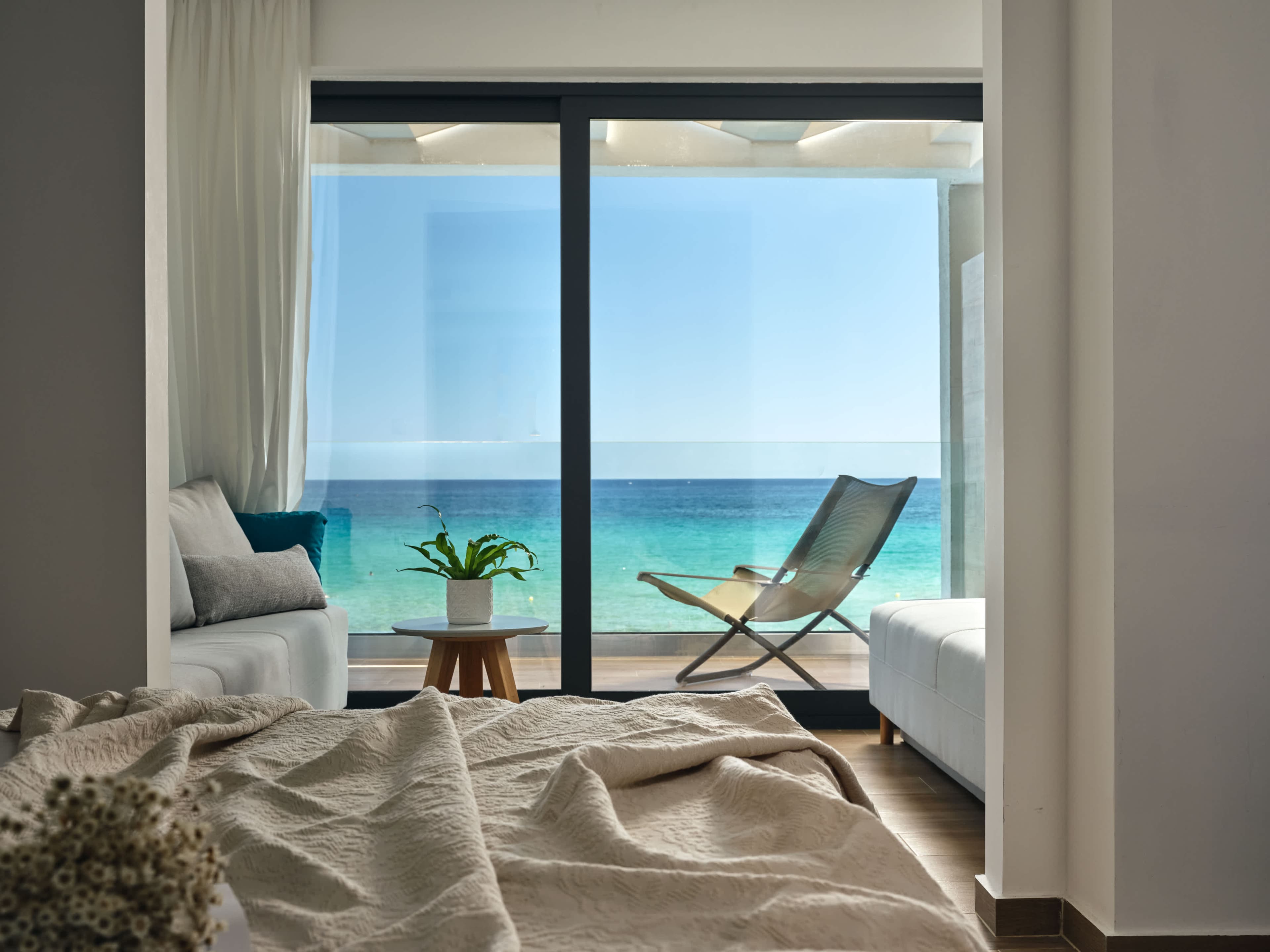 Cavo Orient Beach Hotel & Suites Ansicht 5