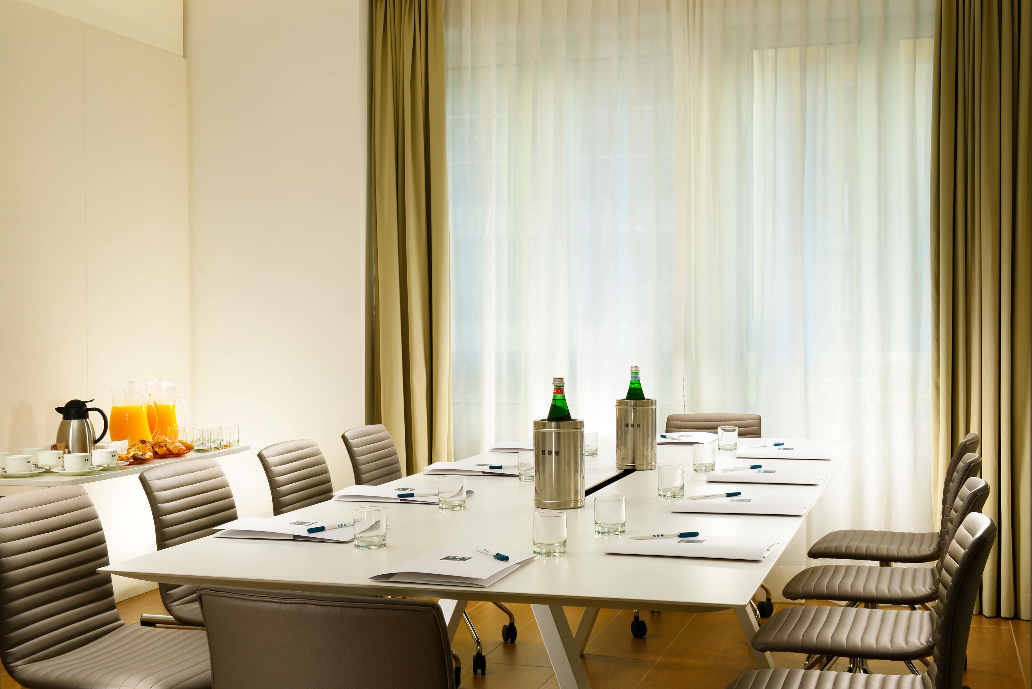 UNAHOTELS Century Milano Ansicht 9