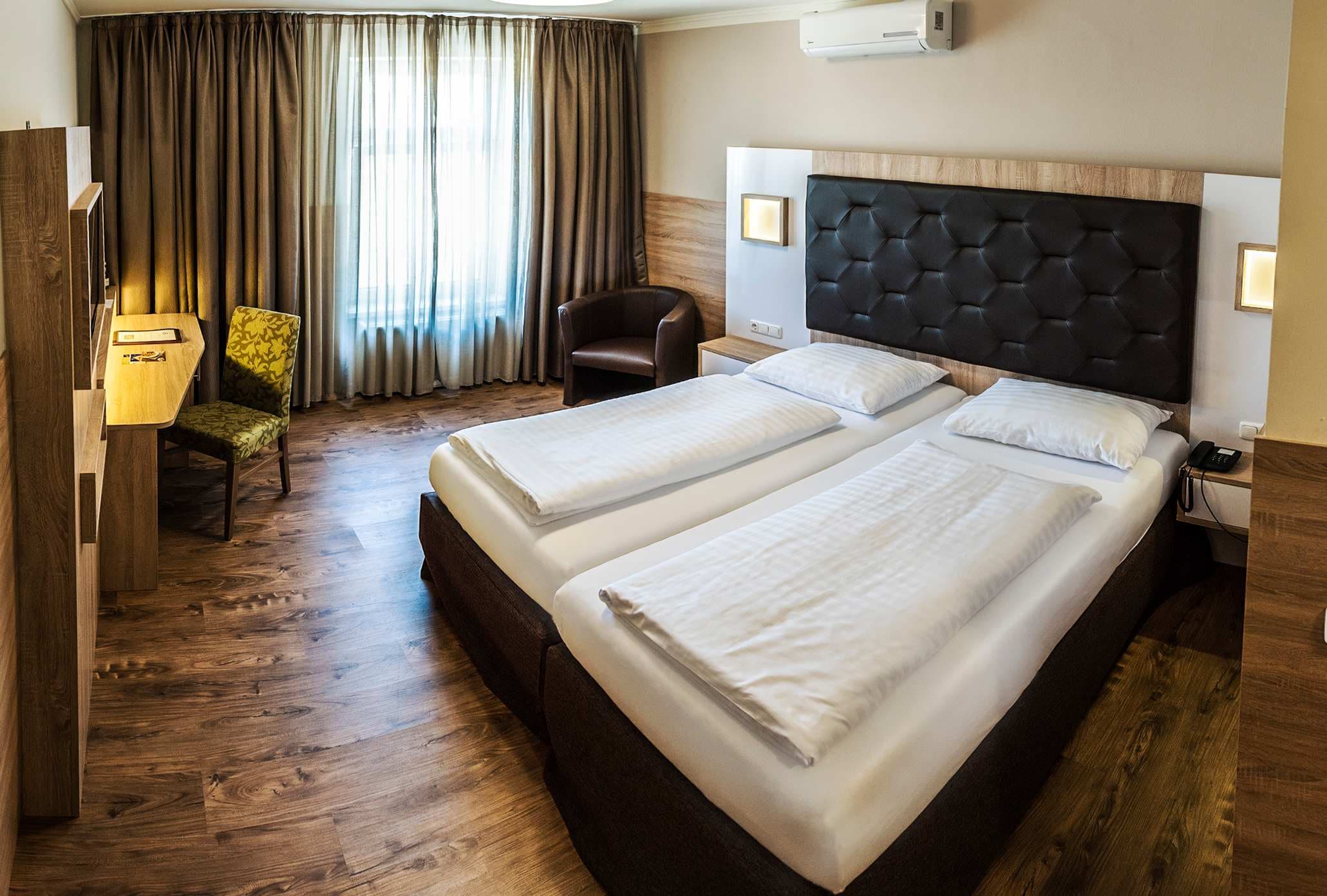 Goldenes Theaterhotel Ansicht 4