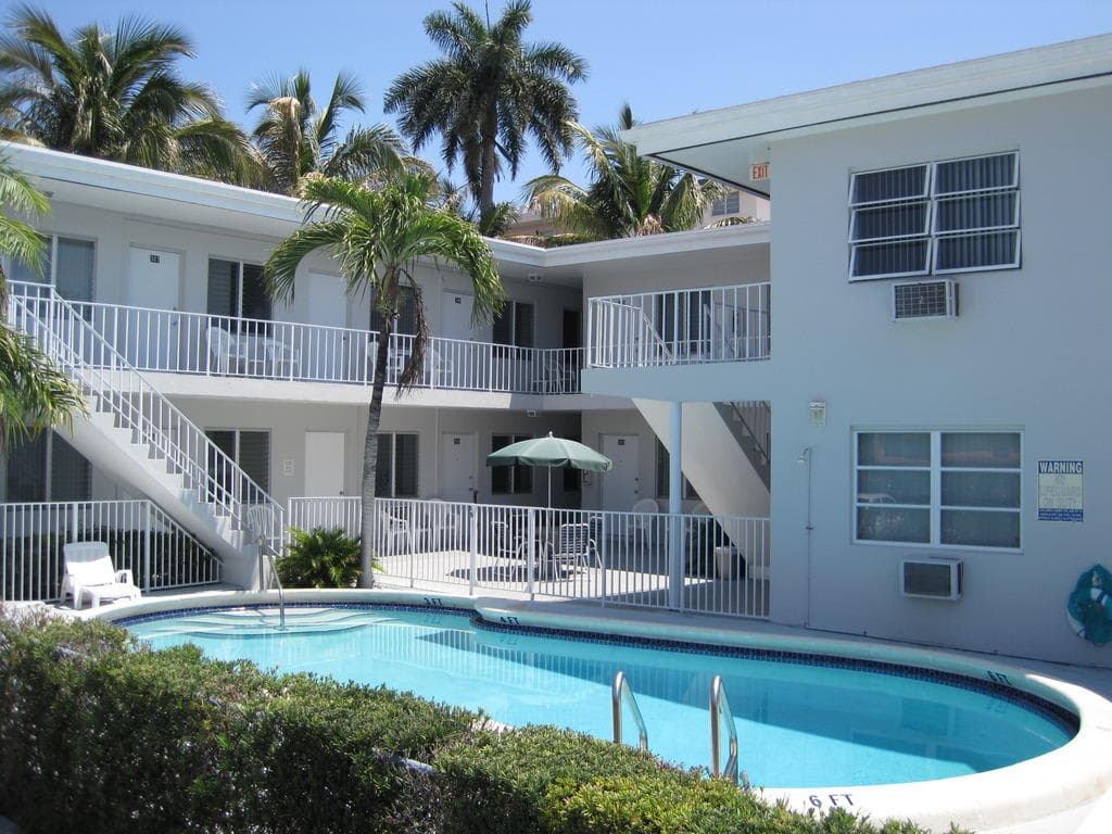 Suites Summerland