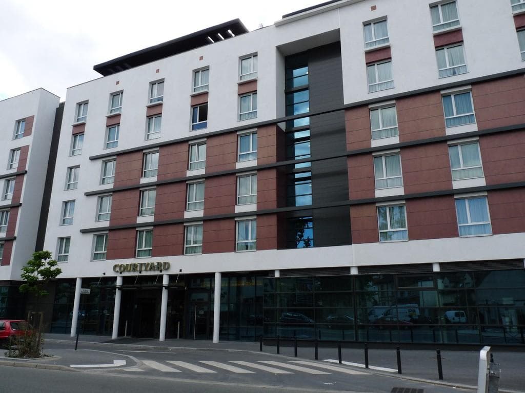Hotel Courtyard by Marriott Paris Saint Denis Ansicht 2