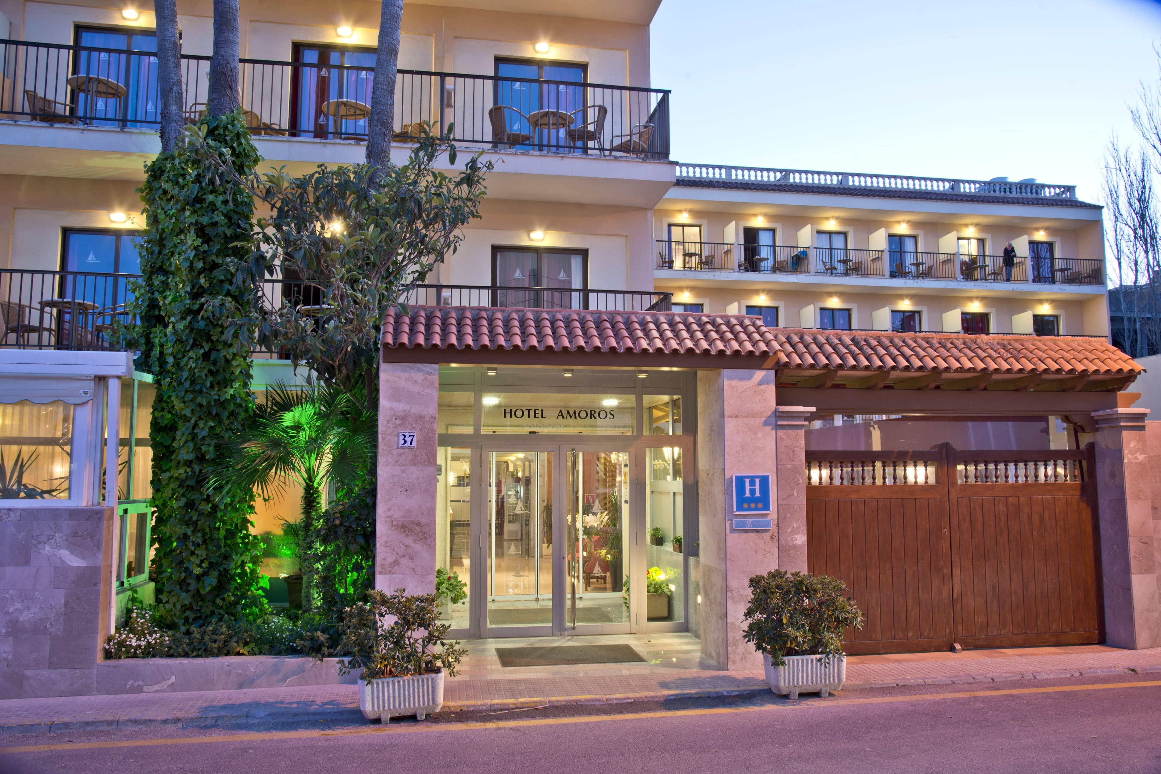 Hotel Amoros Ansicht 2