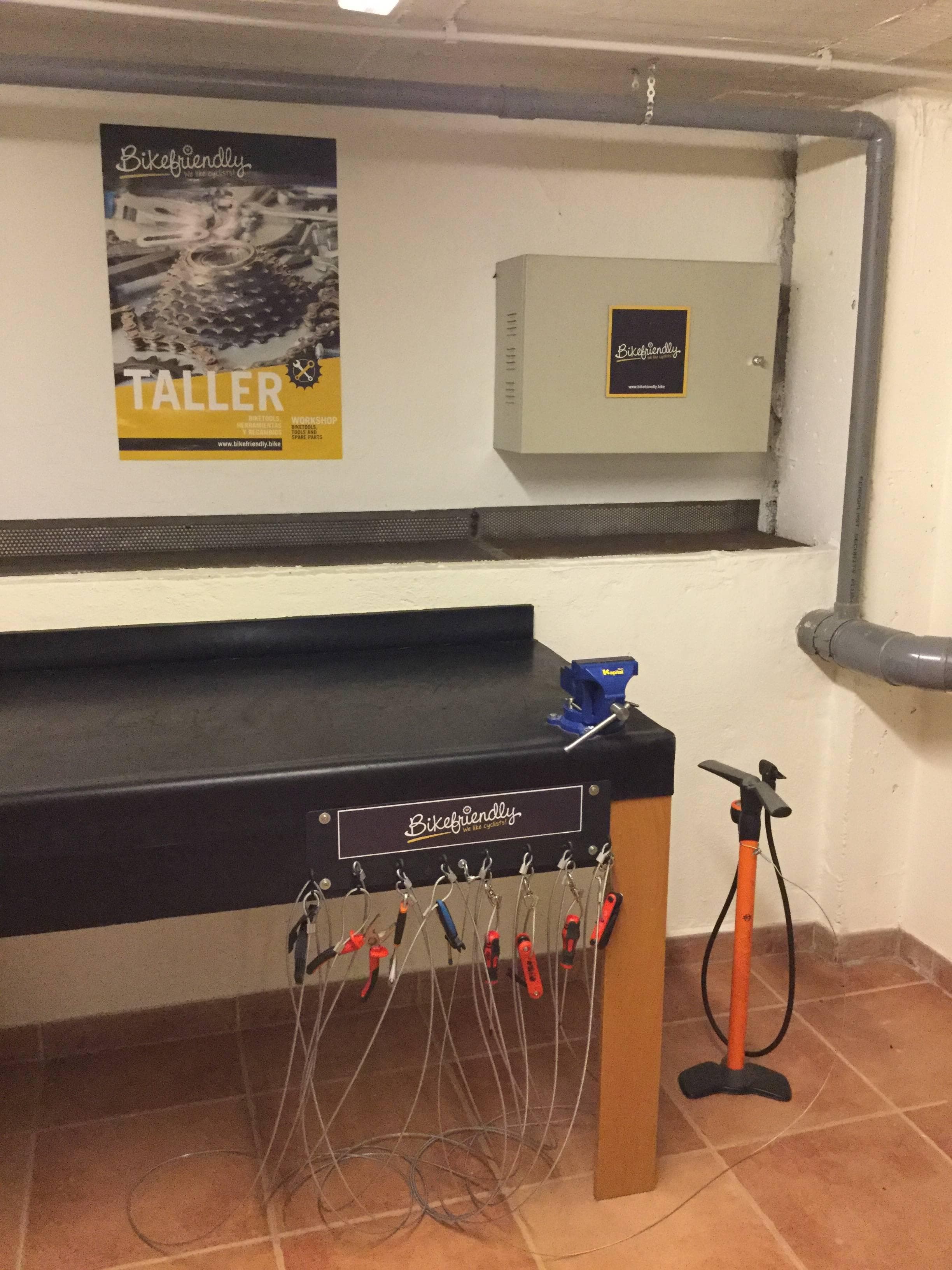 Hotel CMC Girona Ansicht 9