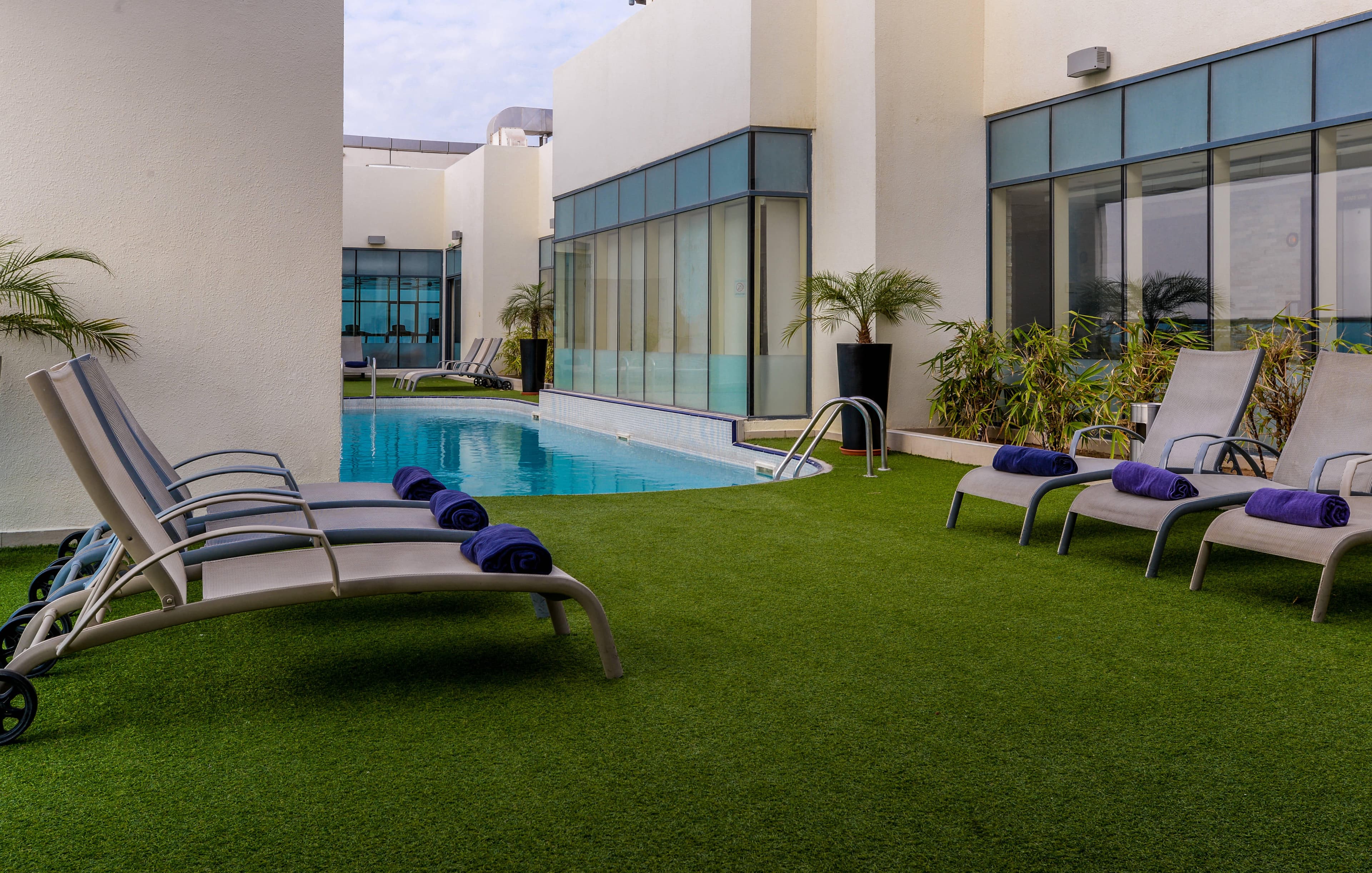 First Central Hotel Suites Ansicht 8