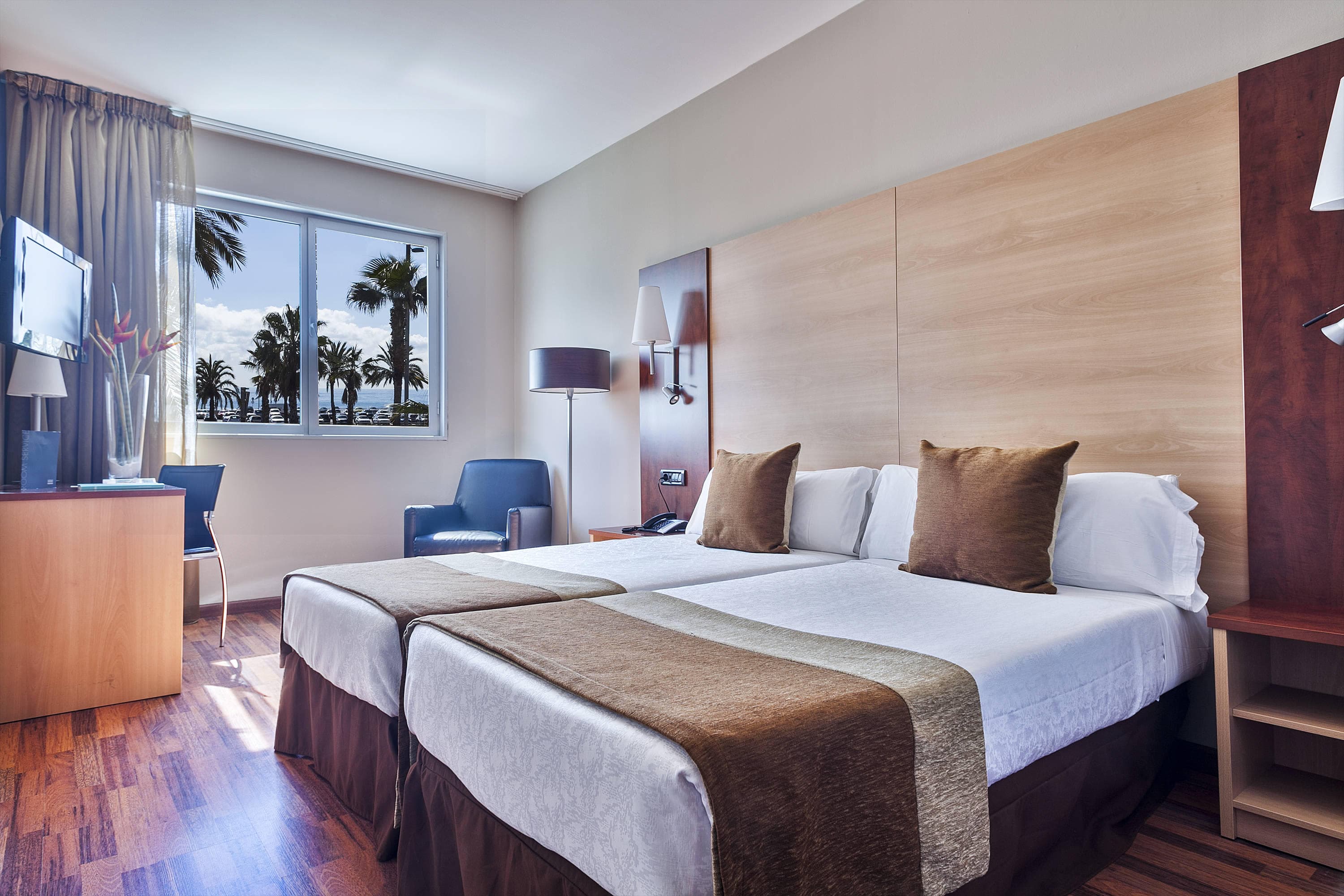 Hotel Front Maritim Ansicht 6