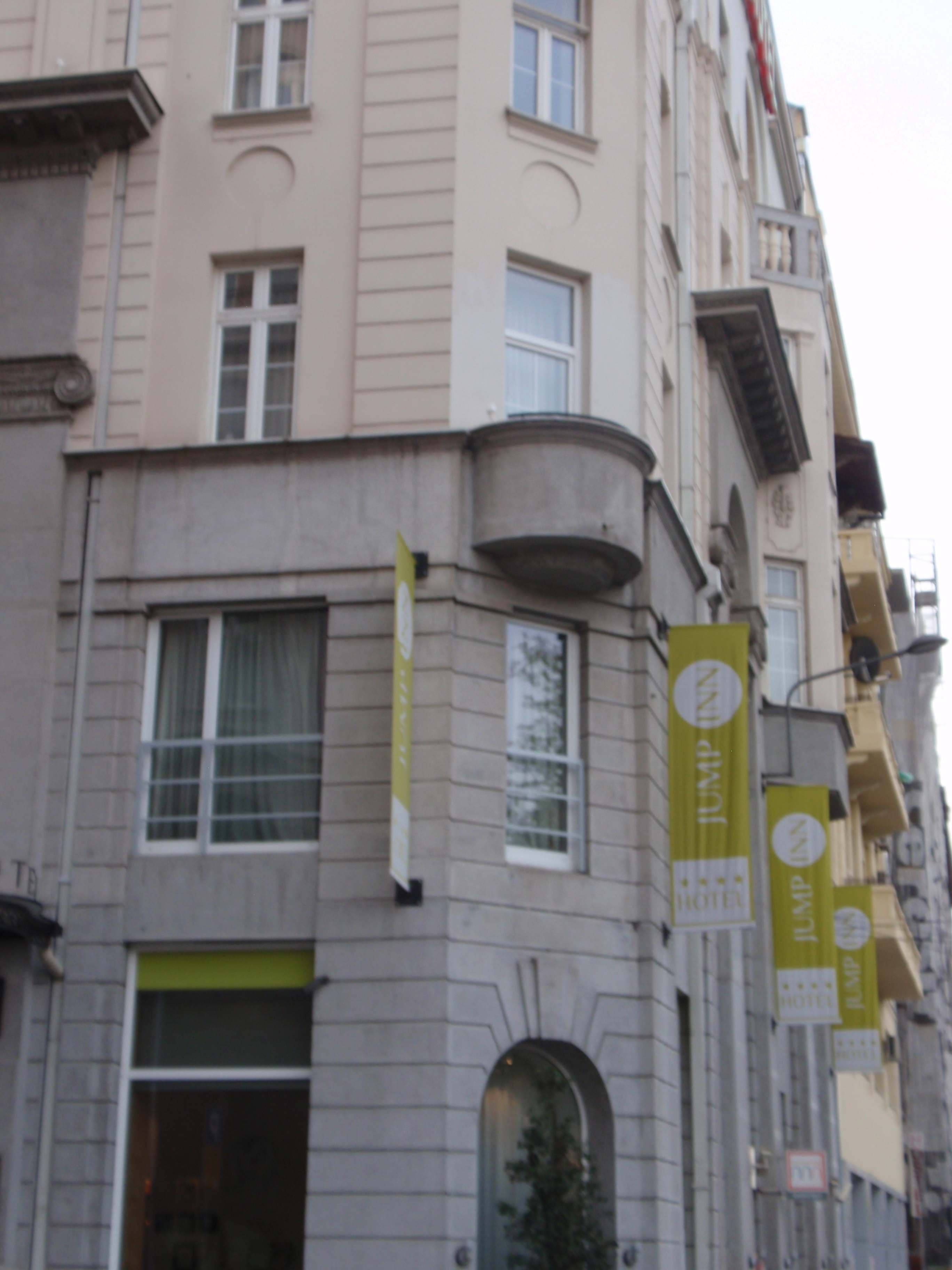 Jump INN Hotel Belgrade Ansicht 2