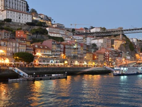 Rundreisen Portugal: Flexible Mietwagen-Rundreise ab/an Porto: Küstenstädte, Kulinarik und Natur in Portugal