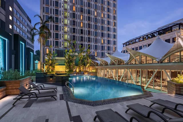 Peninsula Excelsior Hotel