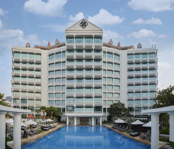 The Robertson House by the Crest Collection