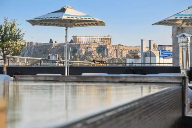 Skylark, Aluma Hotel & Resort