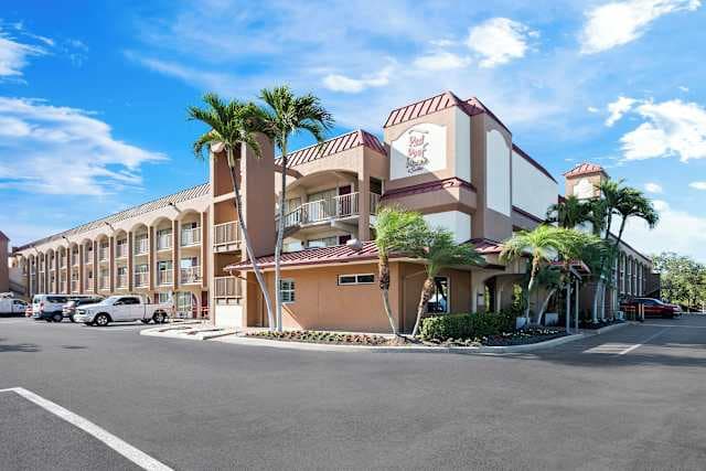 Hotel Red Roof Inn & Suites Naples