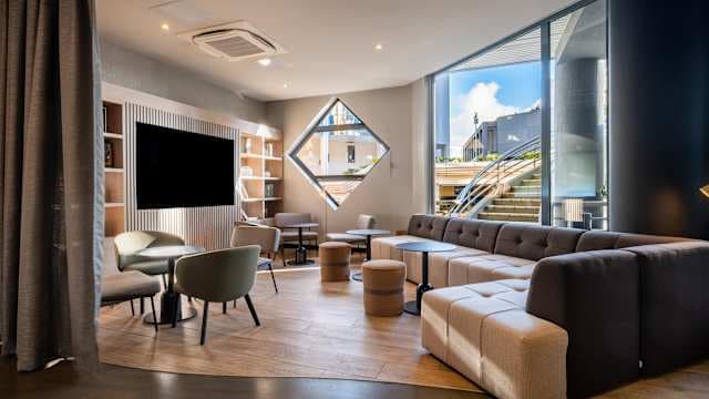 Hotel Campanile Nice Aéroport