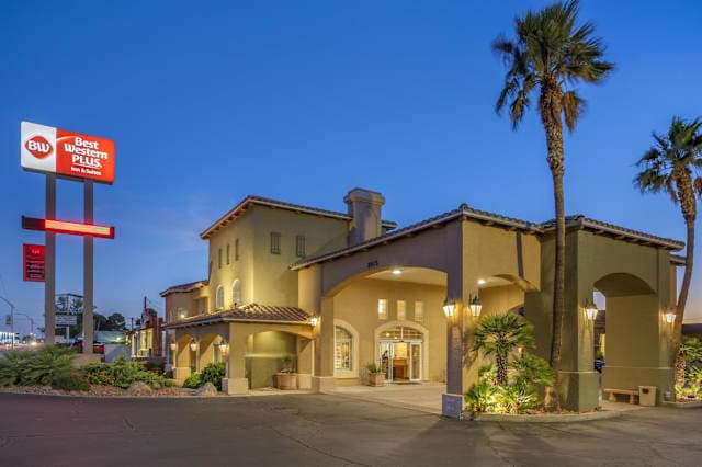 Best Western Plus A Wayfarer's Inn & Suites