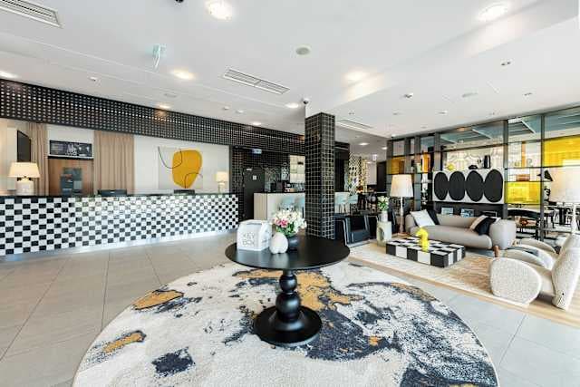 Holiday Inn Express Warsaw Airport