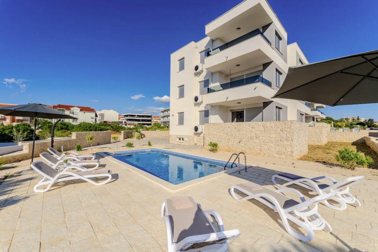 Mirjana Stadt-Apartment 6 in Novalja