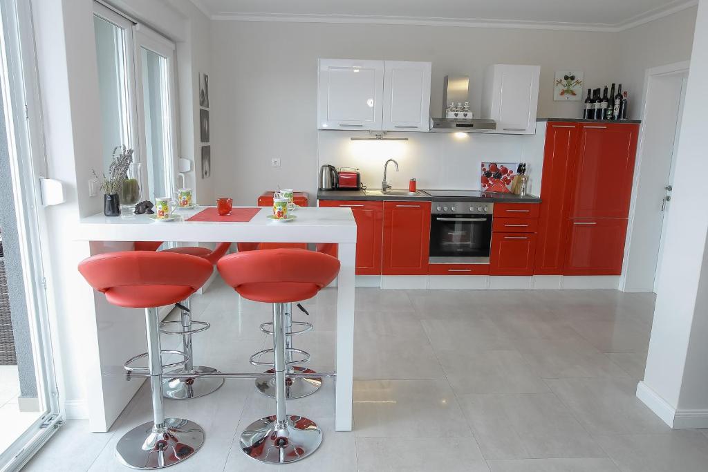 Tomana 6 Penthouse Apartment in Novalja